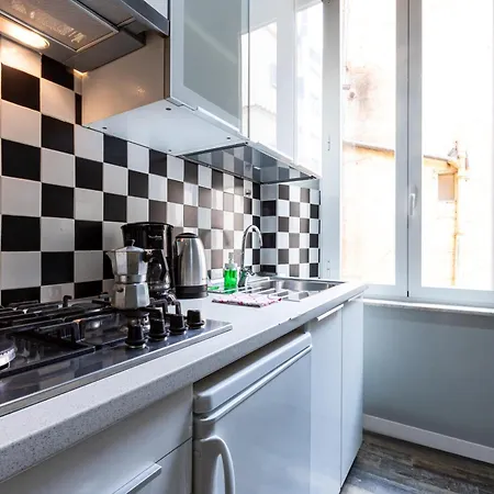 With Terrace By The Amazing Pantheon Appartamento